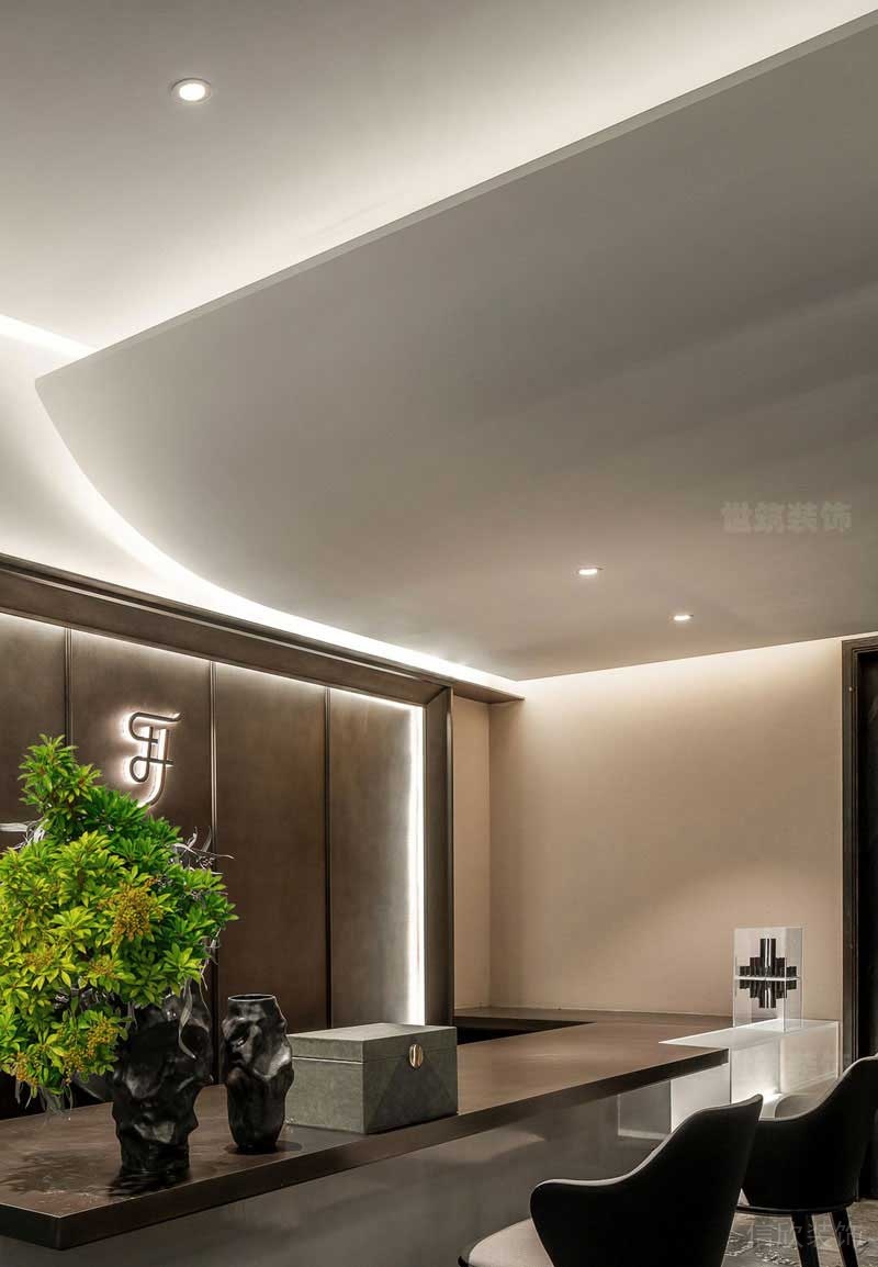 現代風格辦公室前臺服務區(qū)天花吊頂