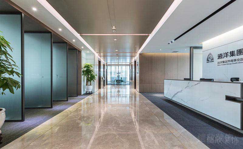 現(xiàn)代風(fēng)格辦公室走道地面鋪設(shè)