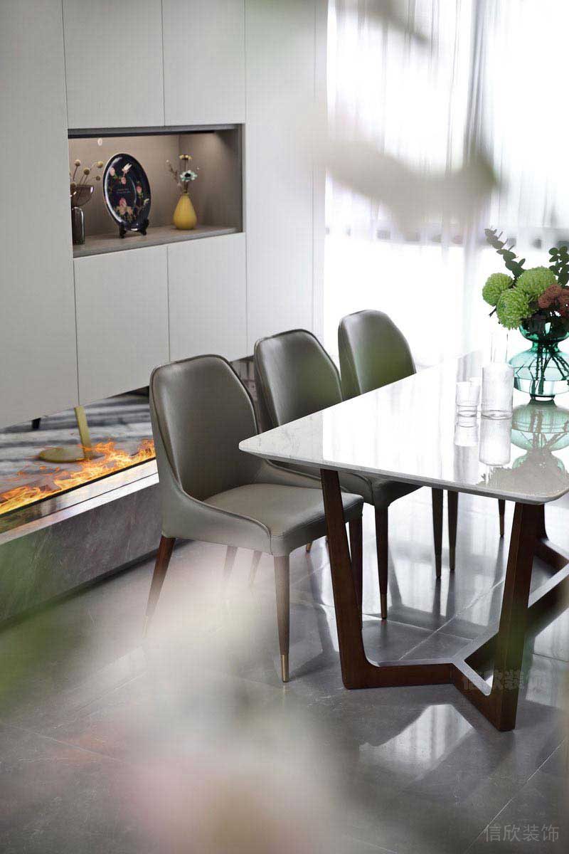 現(xiàn)代風(fēng)格家居餐廳大理石餐桌