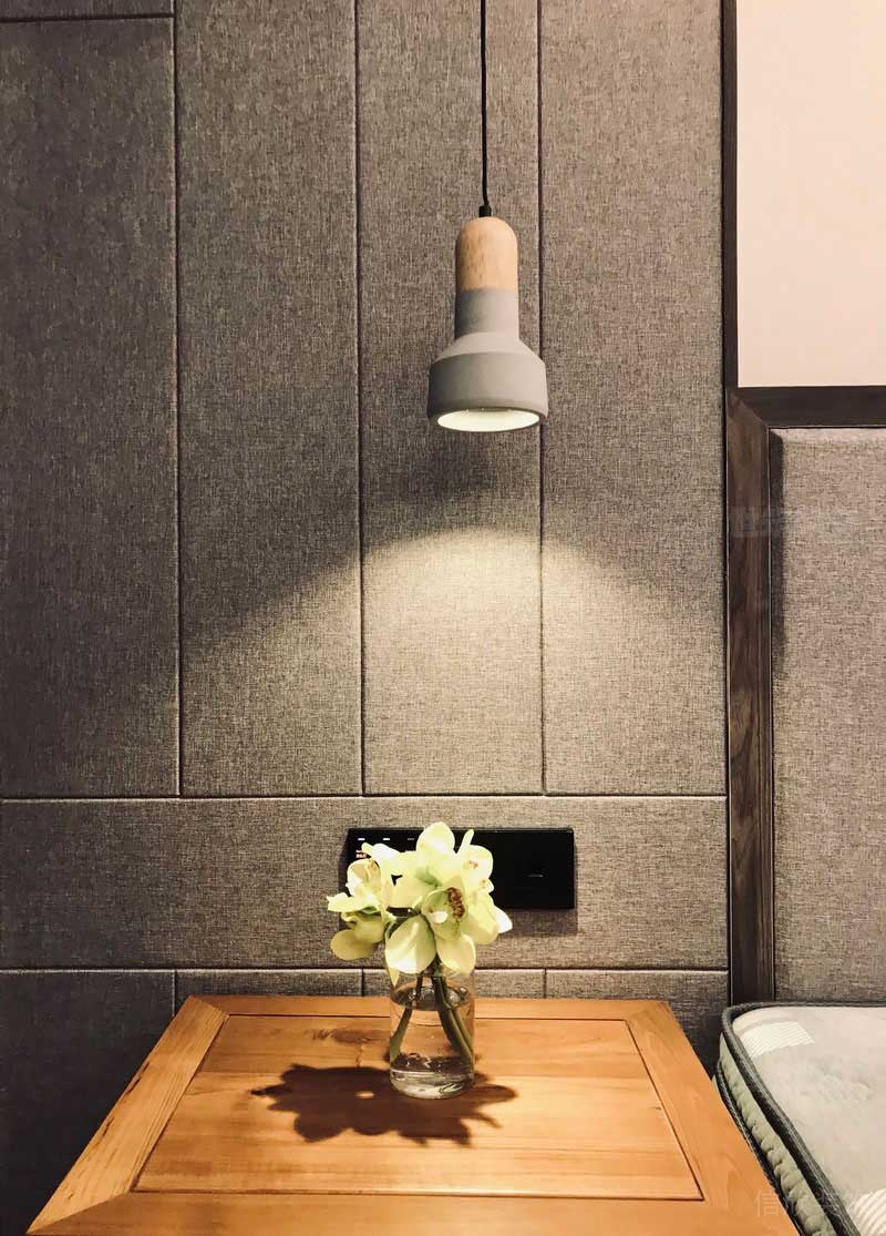 現(xiàn)代風(fēng)格家居客房床頭吊燈