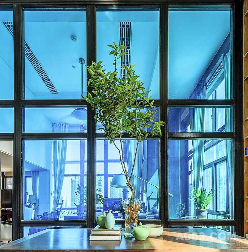 現(xiàn)代風(fēng)格家居空間玻璃窗