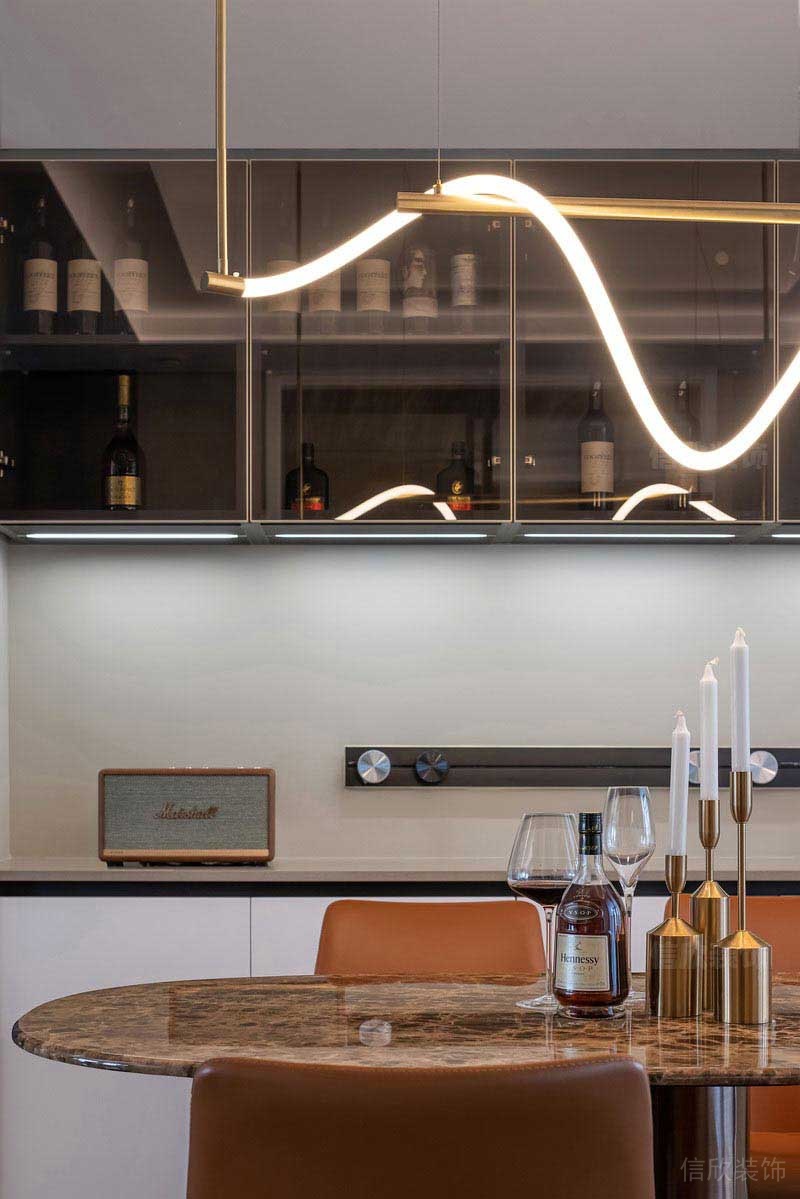 現(xiàn)代風(fēng)格開(kāi)放式廚房裝飾設(shè)計(jì)