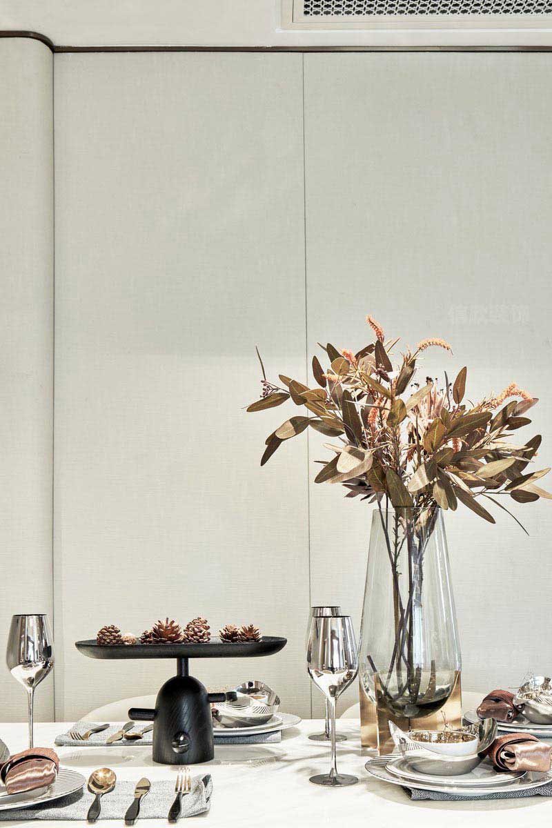 現(xiàn)代方格空間里的精致飾品