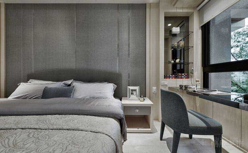 現(xiàn)代輕奢別墅次臥