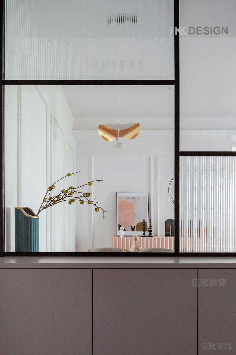 現(xiàn)代輕奢家居裝飾柜