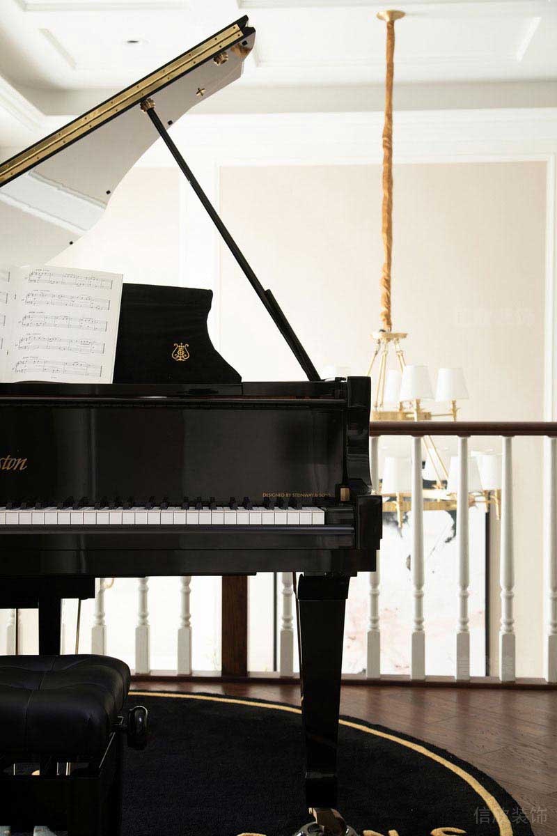 新古典風(fēng)格家居鋼琴
