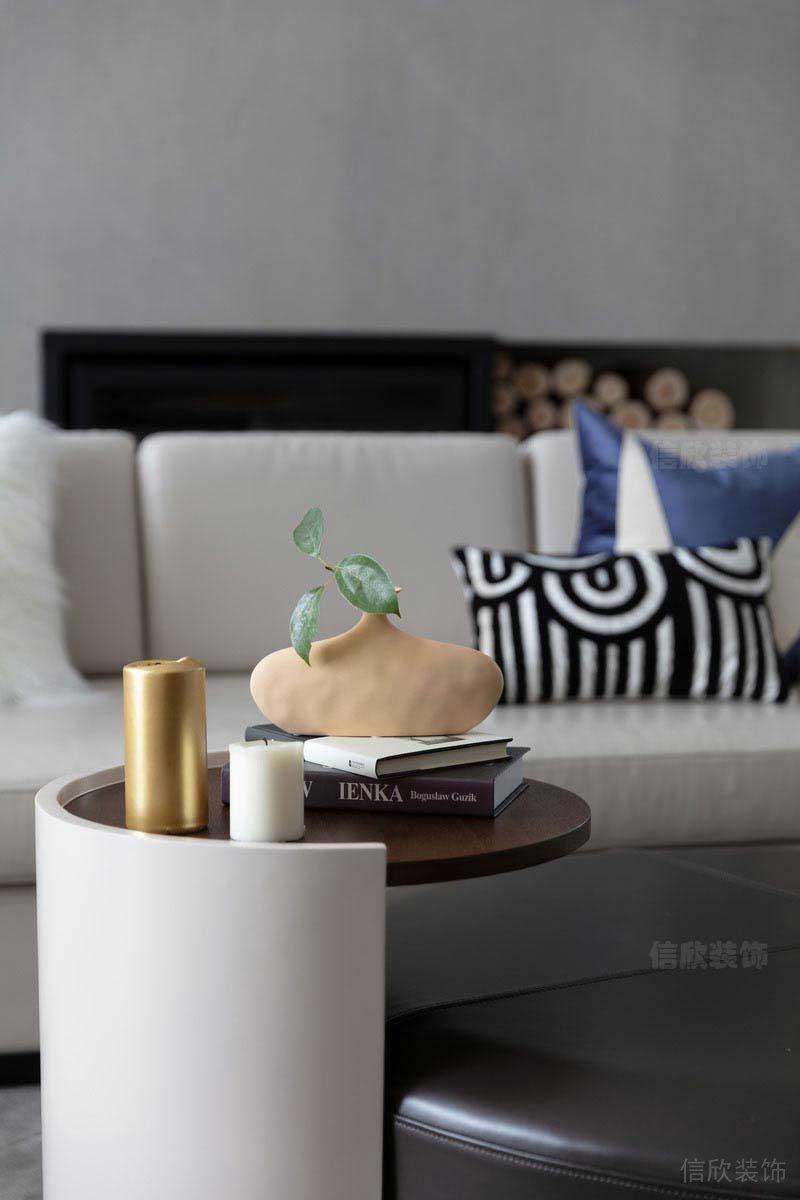 新居現(xiàn)代簡約風(fēng)白色皮藝沙發(fā)效果圖