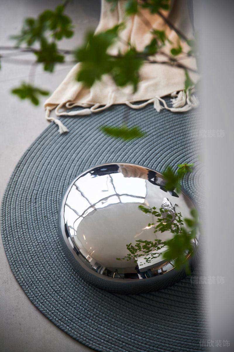 新居現(xiàn)代輕奢風(fēng)鐵藝圓形金屬裝飾品效果圖