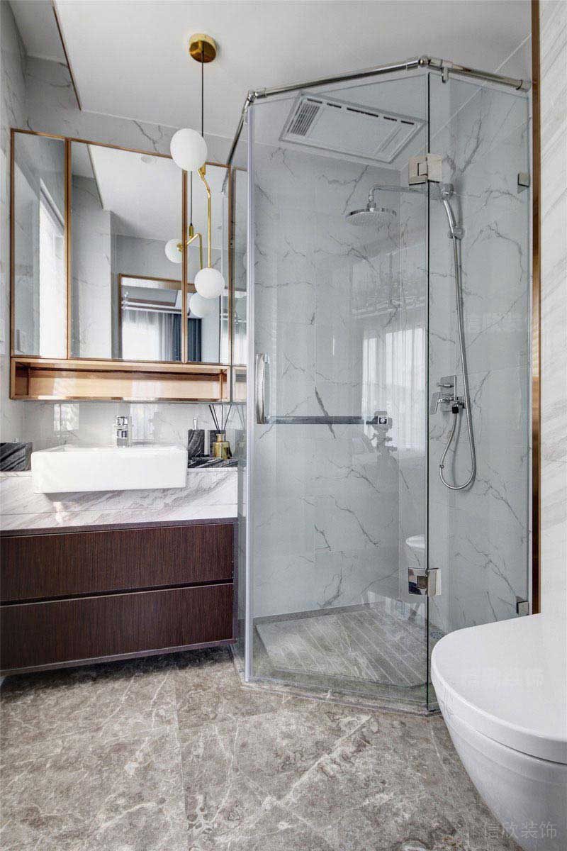 新居現(xiàn)代輕奢風(fēng)浴室效果圖