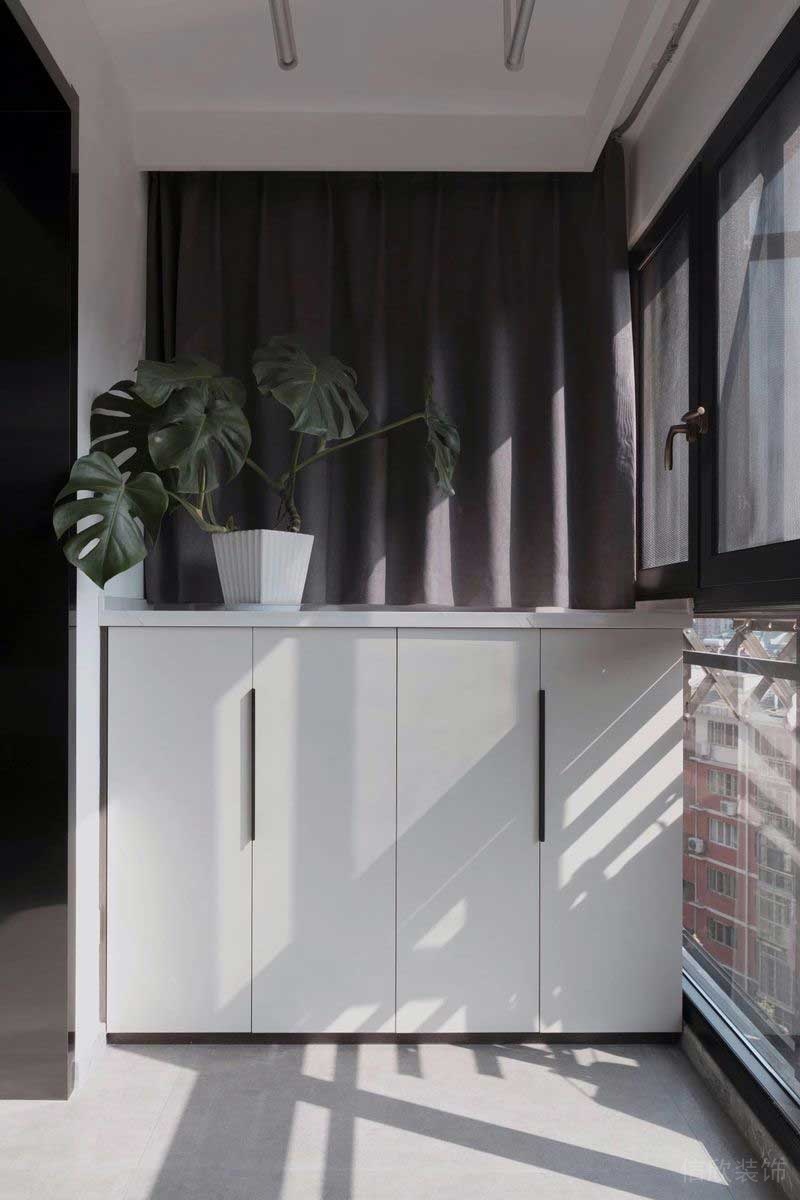 深圳福田區(qū)筆架山極簡(jiǎn)風(fēng)新房裝修設(shè)計(jì)案例儲(chǔ)物柜