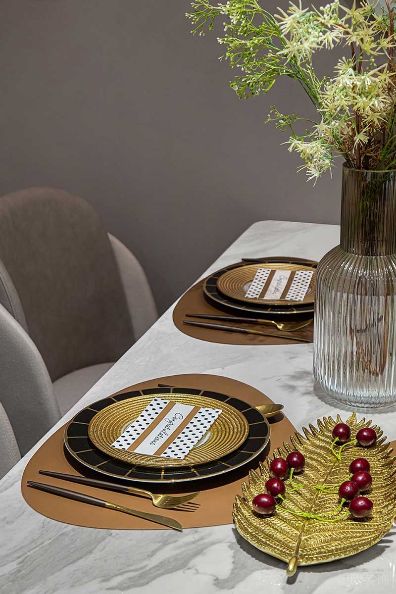 深圳鹽田區(qū)現(xiàn)代輕奢風(fēng)家庭住房裝修設(shè)計案例餐具