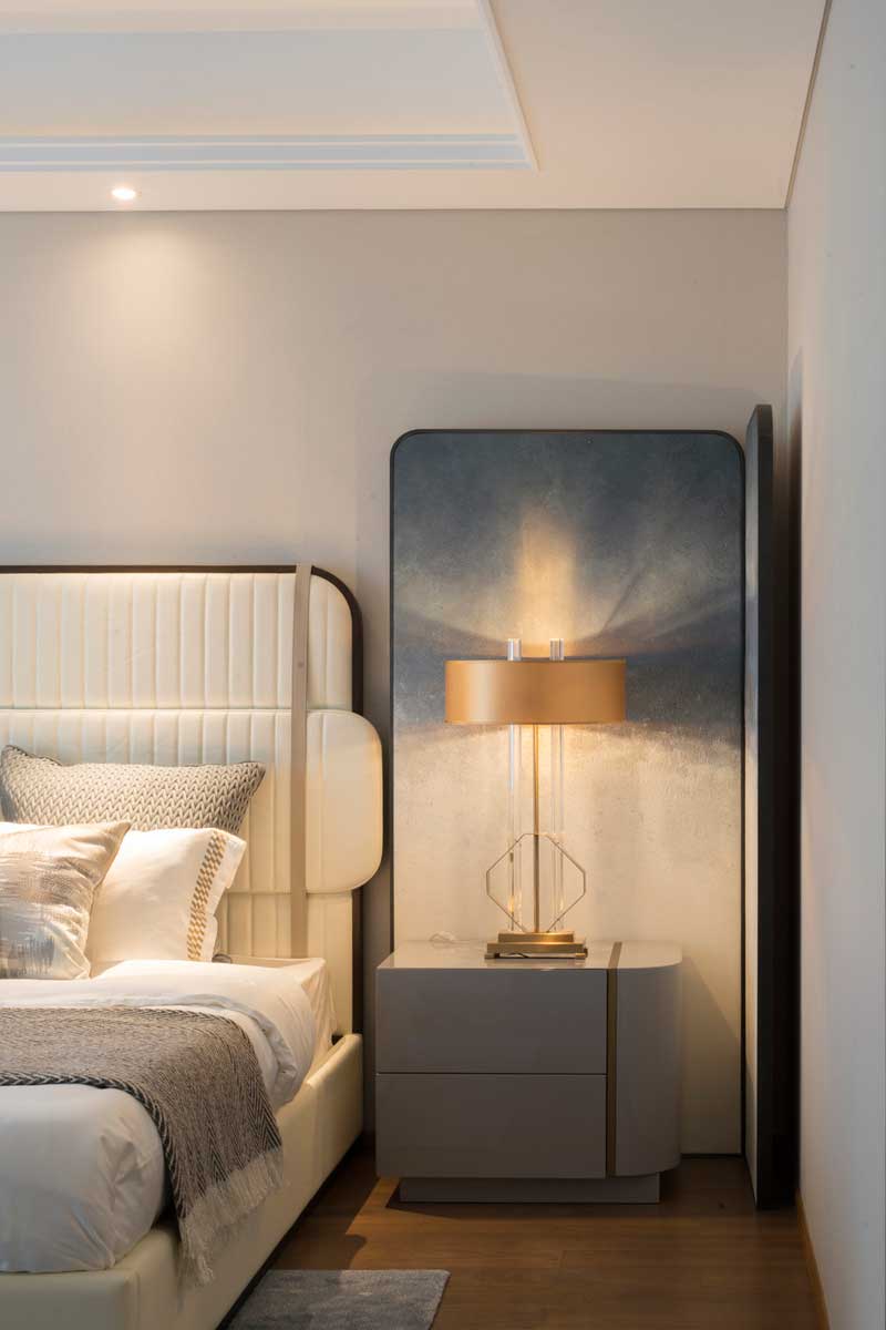 深圳羅湖萬(wàn)科三居室輕奢風(fēng)格樣板房設(shè)計(jì)案例主臥床頭柜