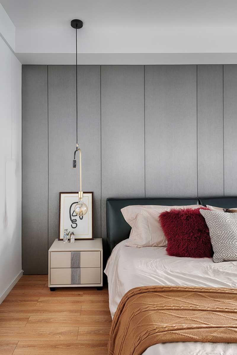 深圳羅湖現(xiàn)代北歐風(fēng)家庭住宅舊房翻新裝修主臥