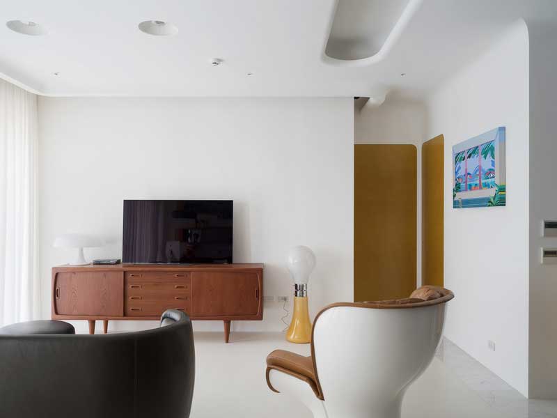 深圳龍崗后現(xiàn)代藍(lán)色調(diào)三居室裝修圖電視背景墻