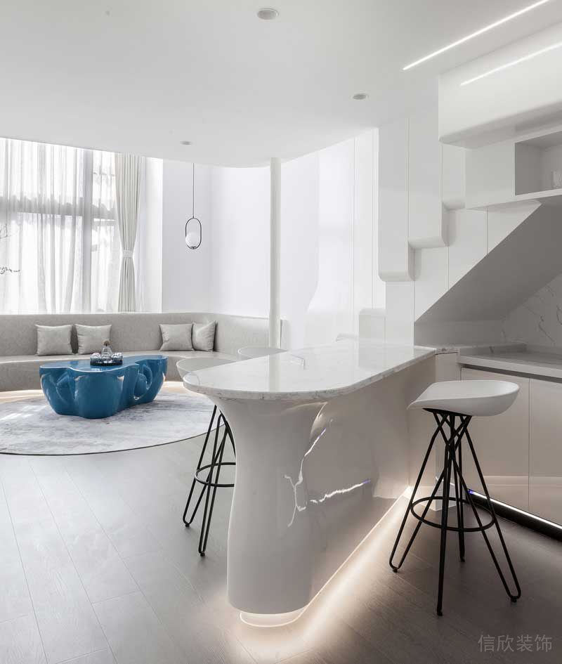 深圳寶安現(xiàn)代白色調(diào)家庭裝修案例吧臺藏光 深圳寶安現(xiàn)代白色調(diào)家庭裝修案例吧臺藏光