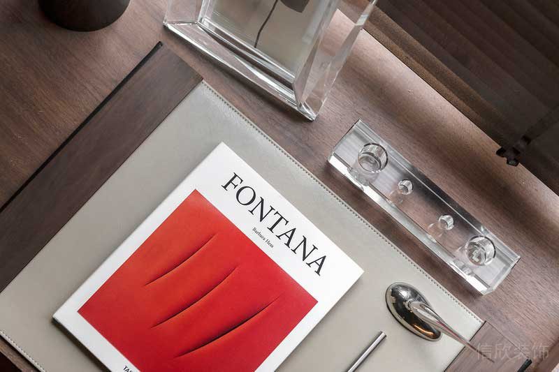 深圳南山區(qū)現(xiàn)代輕奢住宅新房裝修書房藝術擺件 深圳南山區(qū)現(xiàn)代輕奢住宅新房裝修書房藝術擺件