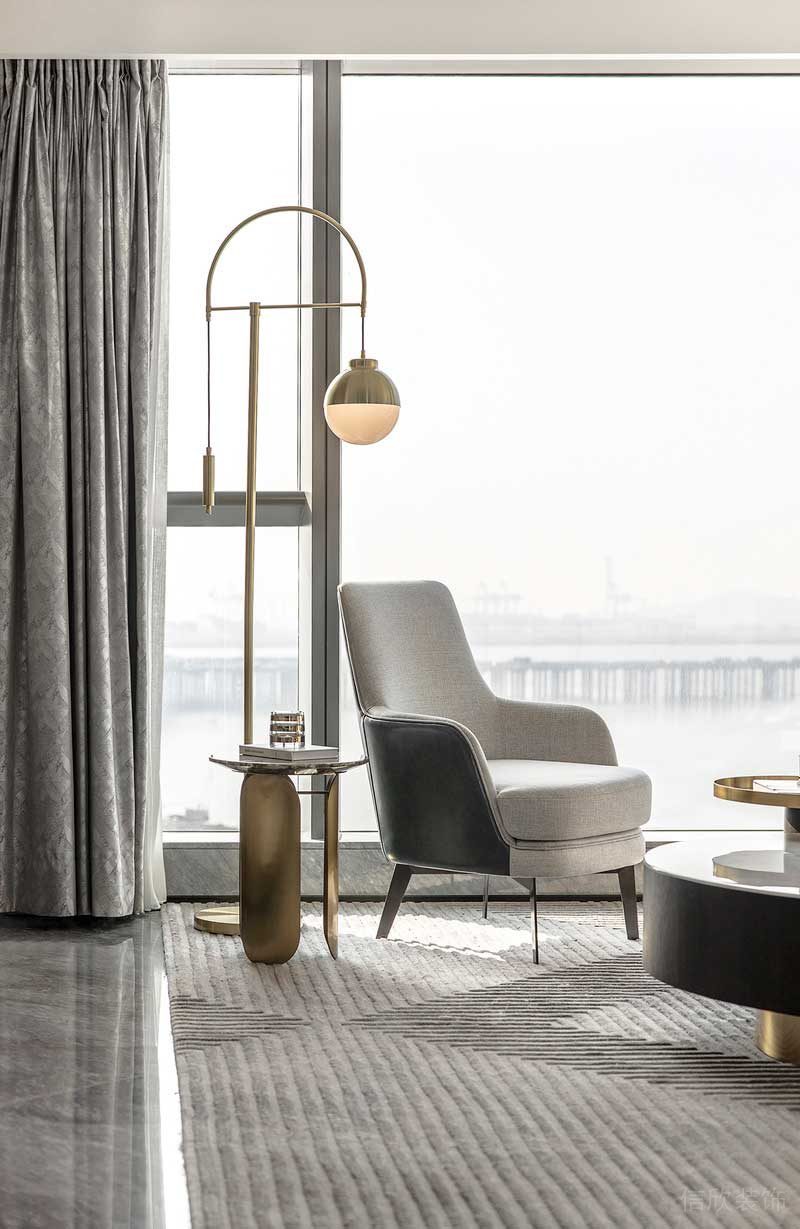 深圳鹽田區(qū)現代輕奢家庭裝修設計單人休閑沙發(fā)