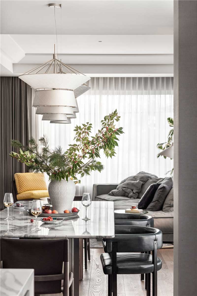 深圳寶安新中式田園風(fēng)別墅裝修餐桌餐椅