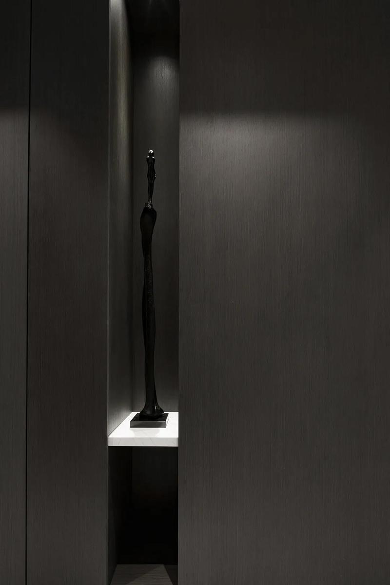 深圳鹽田極簡風(fēng)格家庭住宅裝修設(shè)計藝術(shù)雕塑