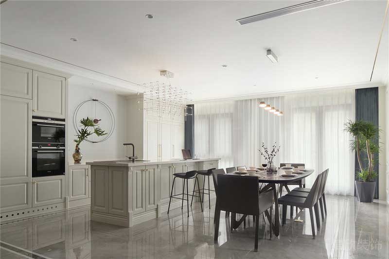 深圳鹽田區(qū)意式輕奢新房設計裝修工程案例餐廚效果圖