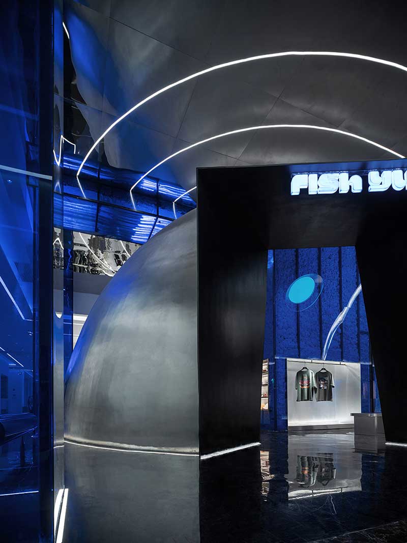 深圳鹽田區(qū)服裝店裝修設(shè)計入戶門