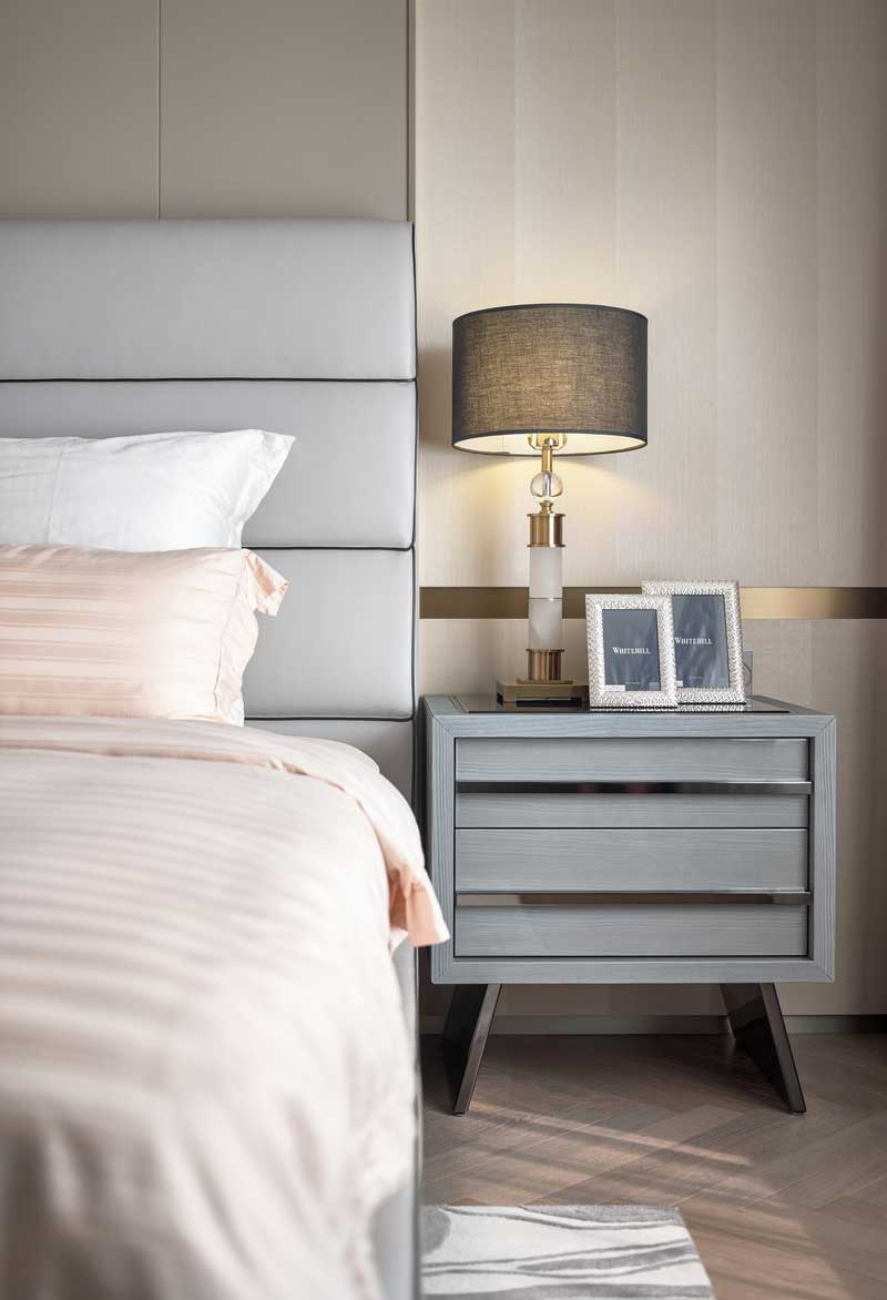 深圳羅湖現(xiàn)代輕奢風(fēng)格裝修主臥床頭柜 深圳羅湖現(xiàn)代輕奢風(fēng)格裝修主臥床頭柜