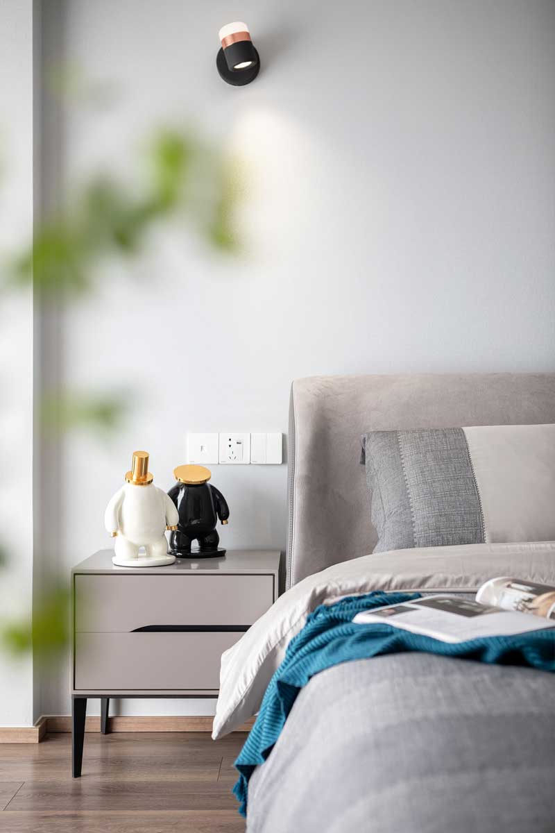 深圳羅湖區(qū)現(xiàn)代輕奢風(fēng)家居裝修設(shè)計次臥床頭柜