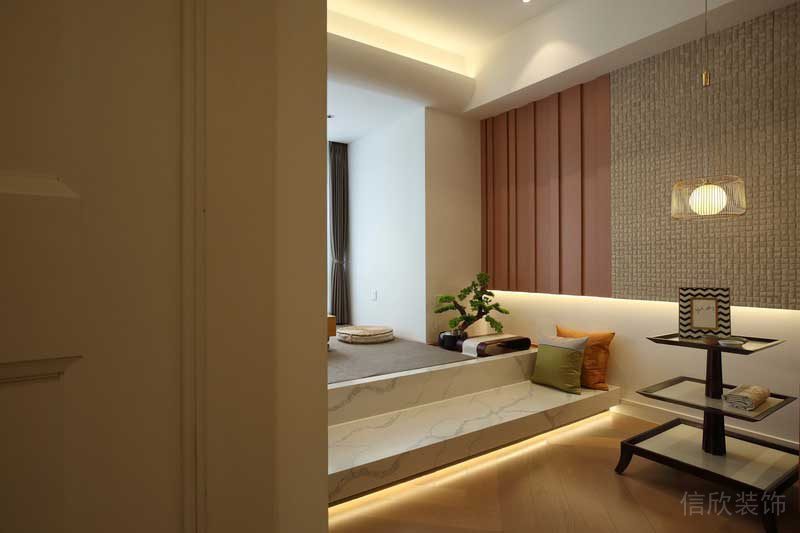 深圳羅湖區(qū)現(xiàn)代輕奢風(fēng)200平方家庭住房裝修客廳榻榻米休閑區(qū)