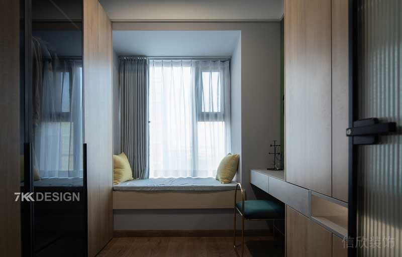 深圳福田區(qū)現(xiàn)代風(fēng)格小戶(hù)型精裝修衣帽間 深圳福田區(qū)現(xiàn)代風(fēng)格小戶(hù)型精裝修衣帽間