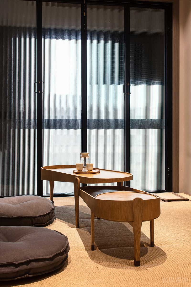 深圳羅湖區(qū)黑白色簡(jiǎn)約風(fēng)格家居裝修圖休閑接待室