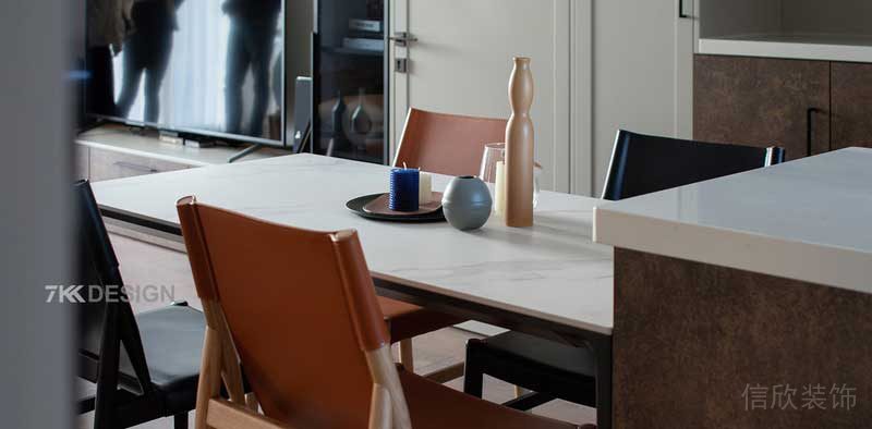 深圳福田區(qū)現(xiàn)代風格小戶型精裝修餐桌陳列