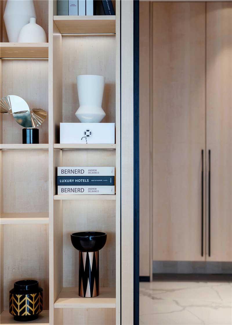 深圳鹽田區(qū)輕奢風格舊房裝修施工案例陳列柜