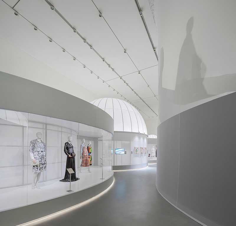 深圳南山區(qū)展廳圓形展示廳裝修設計