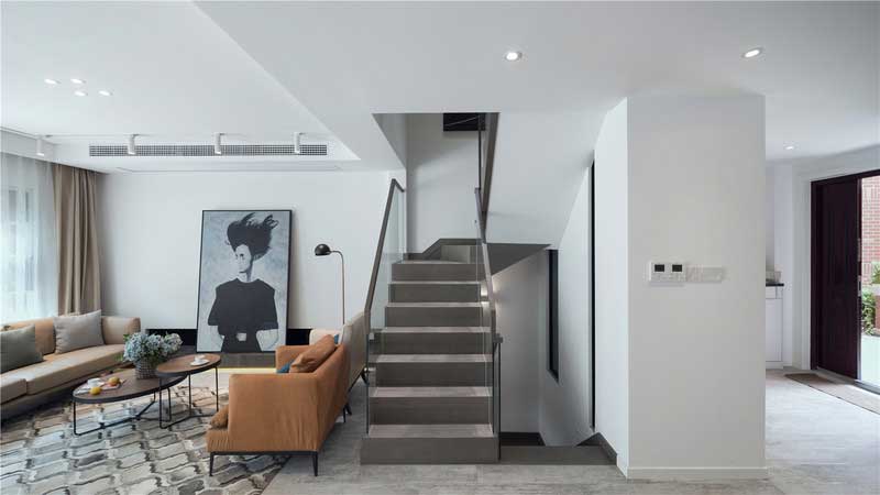 深圳羅湖區(qū)簡約風(fēng)格120平方三房裝修案例樓梯