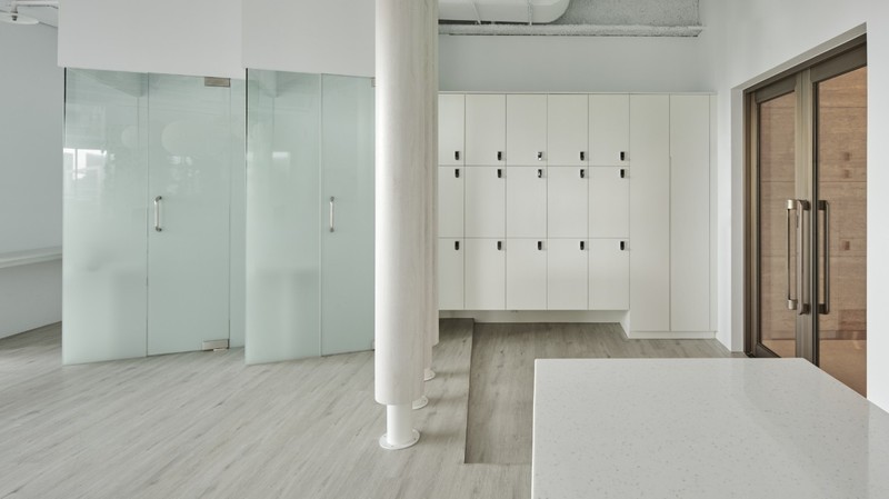 深圳寶安區(qū)淺色系簡約風(fēng)格辦公室裝修玄關(guān)