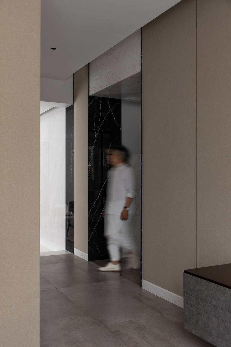 深圳羅湖區(qū)極簡風(fēng)80平方復(fù)式小戶型裝修設(shè)計玄關(guān)過道 深圳羅湖區(qū)極簡風(fēng)80平方復(fù)式小戶型裝修設(shè)計玄關(guān)過道