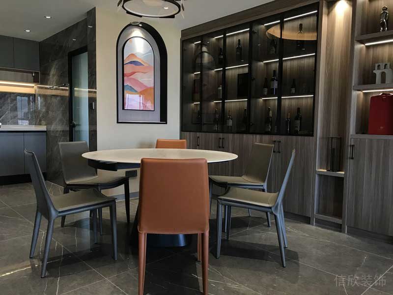 深圳市羅湖區(qū)新中式家庭住房舊房改造餐廳酒柜完工實景圖