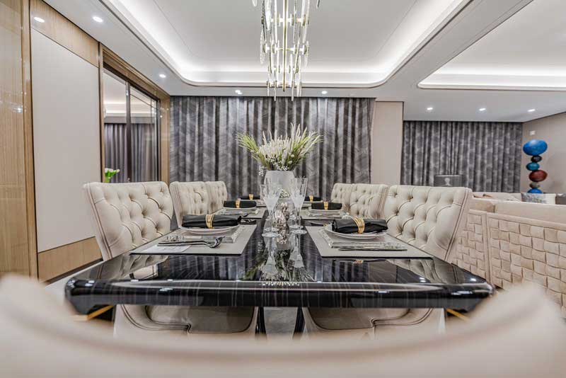 深圳龍崗中心城現(xiàn)代輕奢風(fēng)格家裝新房三居室裝修餐廳