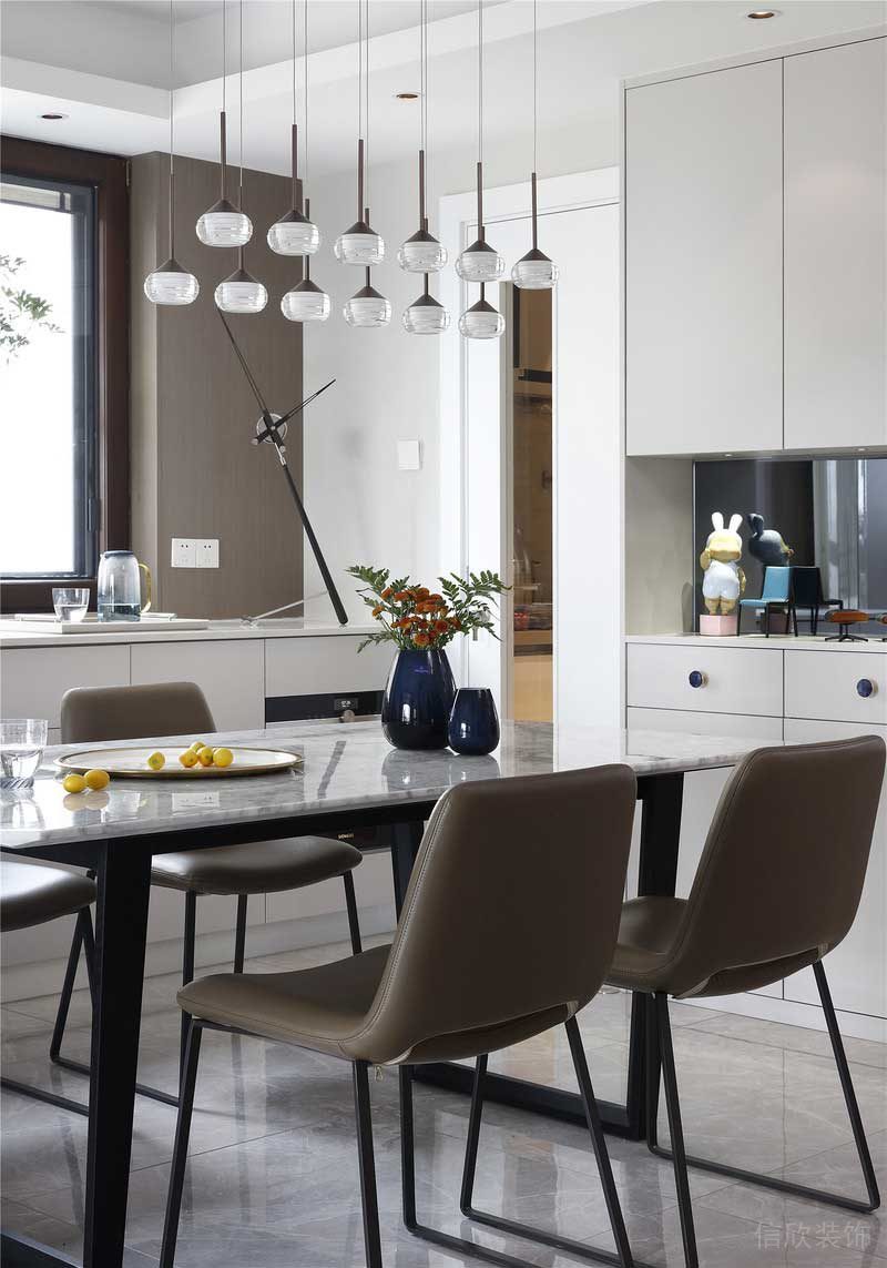 深圳羅湖區(qū)現(xiàn)代簡約風家庭新房裝修工程餐桌餐椅 深圳羅湖區(qū)現(xiàn)代簡約風家庭新房裝修工程餐桌餐椅