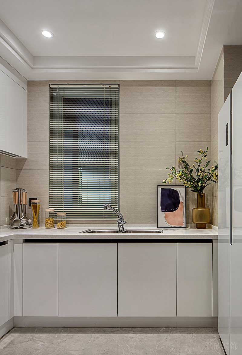 深圳鹽田區(qū)現(xiàn)代輕奢風(fēng)家庭住房裝修設(shè)計案例廚房