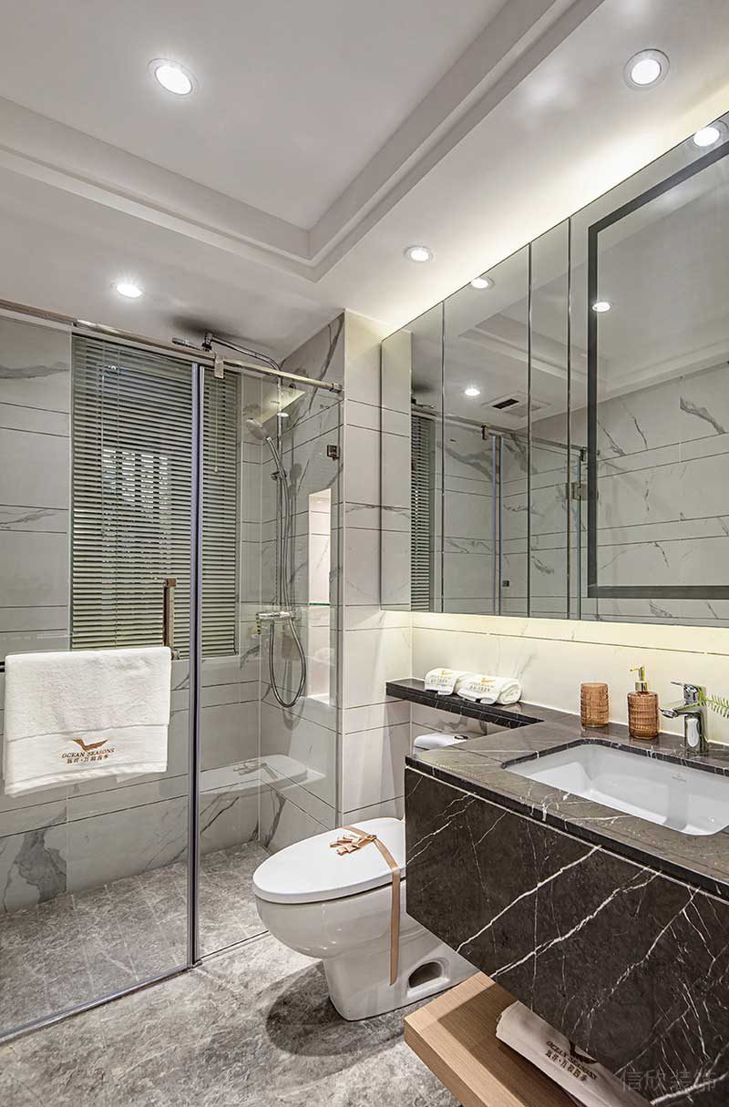 深圳鹽田區(qū)現(xiàn)代輕奢風(fēng)家庭住房裝修設(shè)計案例洗手間