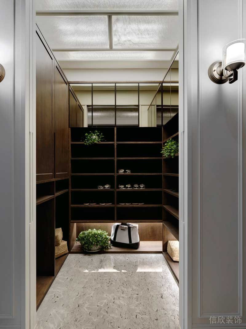 深圳寶安區(qū)西鄉(xiāng)簡歐風(fēng)格家裝新房裝修設(shè)計(jì)玄關(guān)