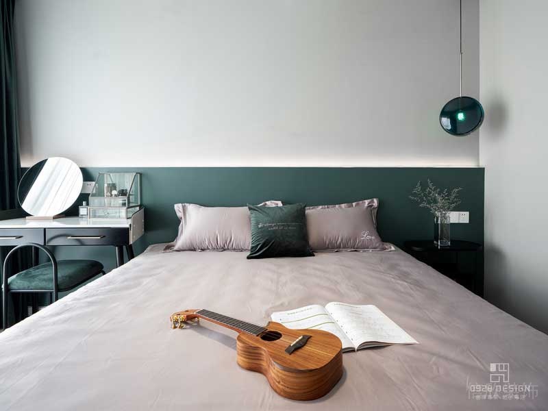 背景用LED燈安裝，燈光更加均勻。