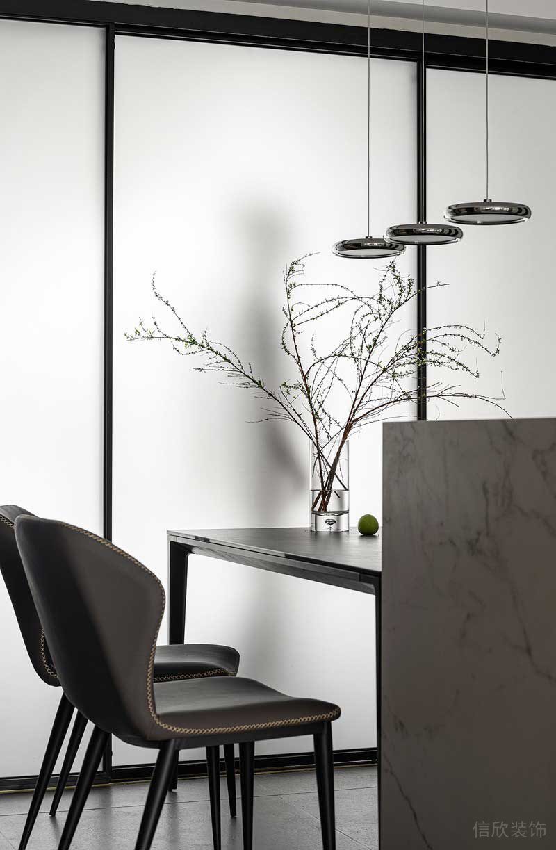 深圳龍崗北歐輕奢風(fēng)家庭新房裝修設(shè)計(jì)餐桌餐椅 深圳龍崗北歐輕奢風(fēng)家庭新房裝修設(shè)計(jì)餐桌餐椅