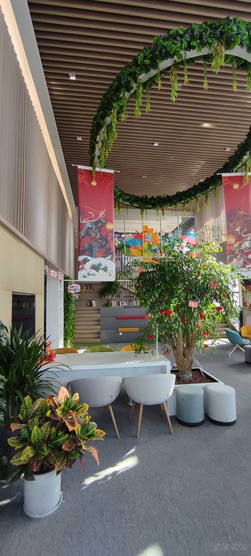 寶安區(qū)簡約風(fēng)格辦公室裝修設(shè)計(jì)休閑閱覽廳