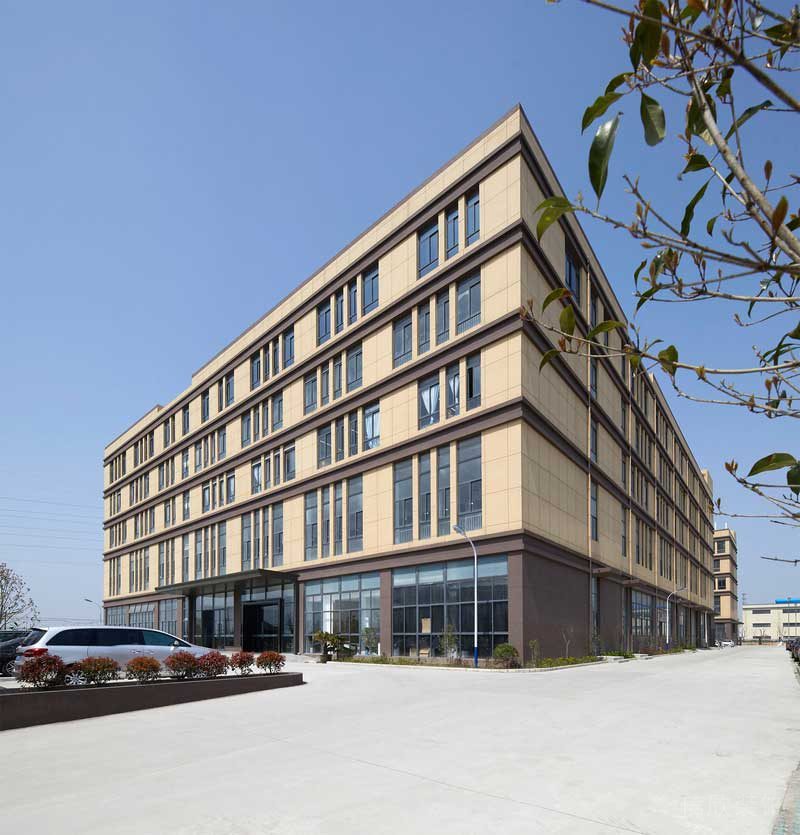 深圳龍華現(xiàn)代風(fēng)格大型辦公室裝修設(shè)計外觀實景