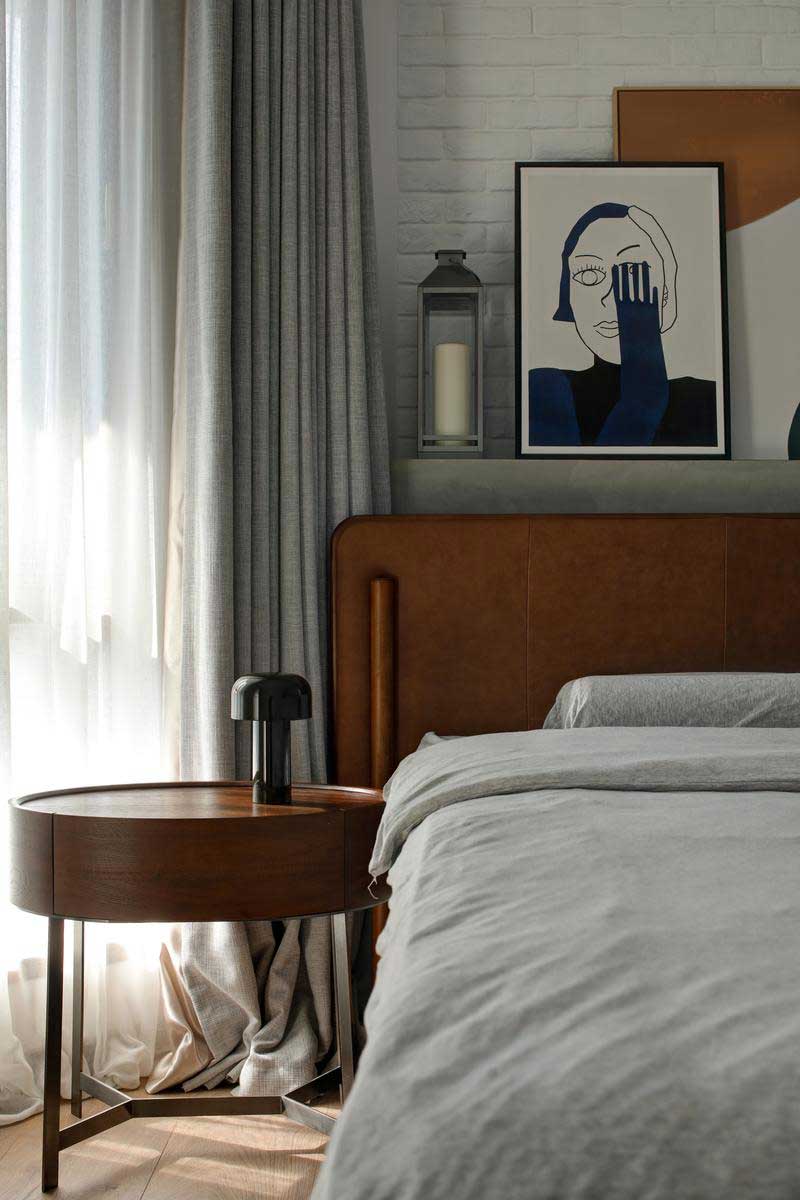 深圳龍崗區(qū)美式復(fù)古風(fēng)家裝裝修實景圖主臥床頭柜