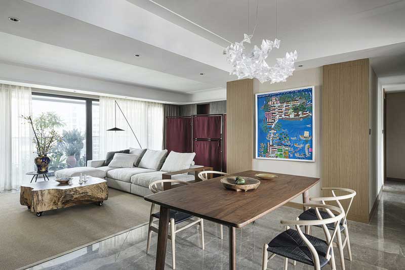 郁郁蔥蔥的陽臺(tái)，在綠植的掩映下，顯示出勃勃生機(jī)，化作清新愜意的天然家庭氧吧。