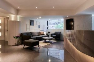 輕奢風意式極簡效果裝修設(shè)計開放空間通透墻體裝飾客廳效果