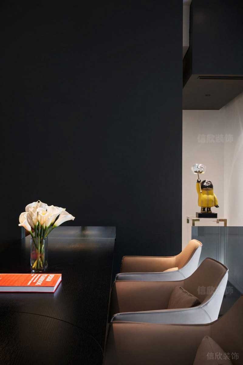 辦公室裝修黑色商務(wù)風(fēng)皮革沙發(fā)裝修效果圖